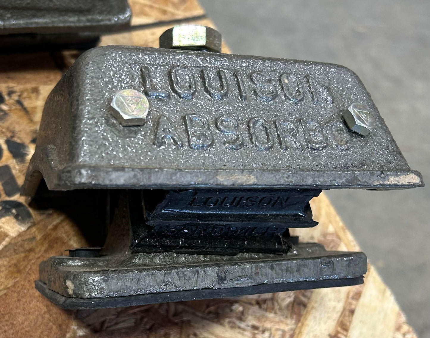Heavy-Duty Vibration Mounts for 6-1 & 12-2 Lister CS (Metro) Diesel Engine 800 Pound Load Rating